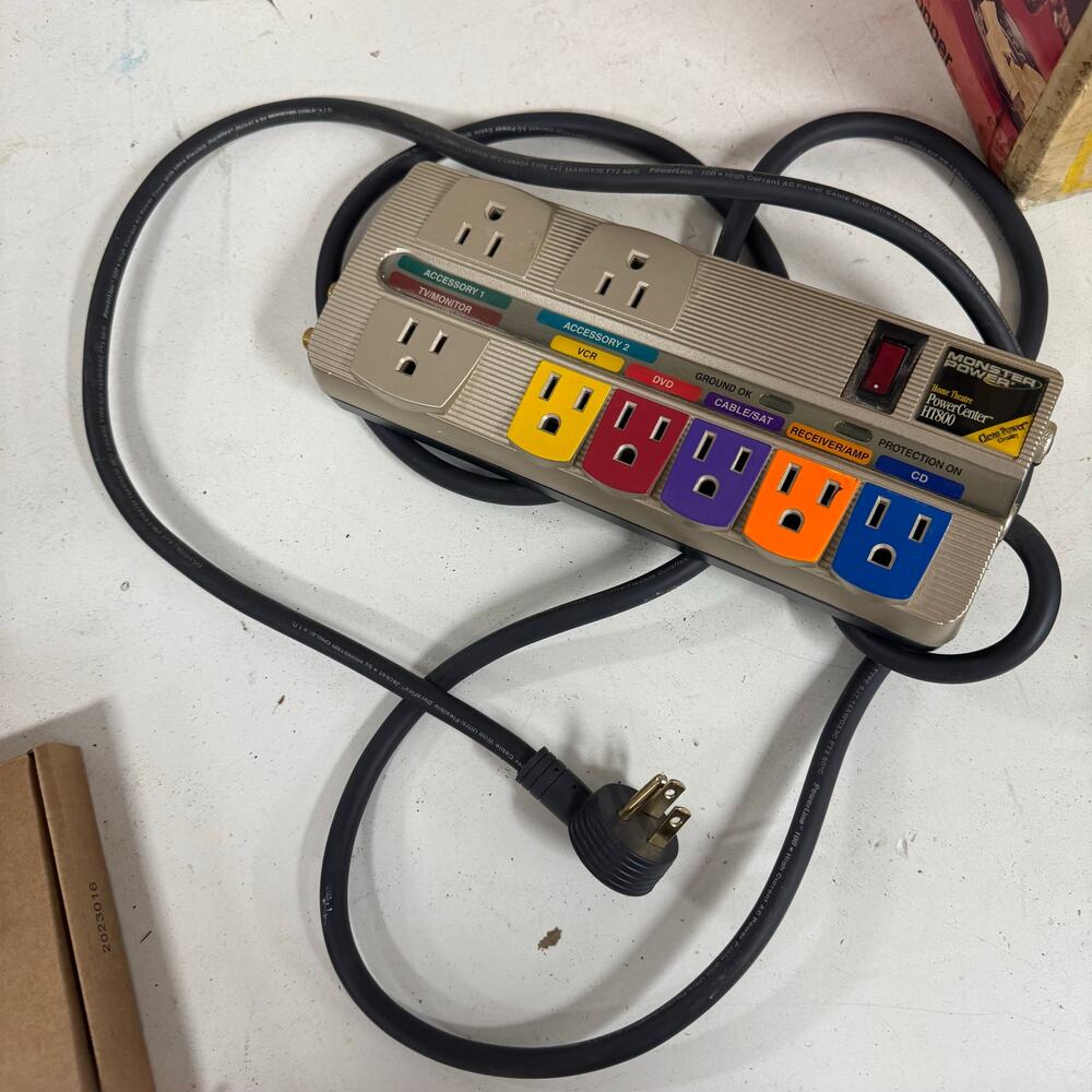 Monster Power Home Theatre PowerCenter HT800 Surge Protector READ - HLN